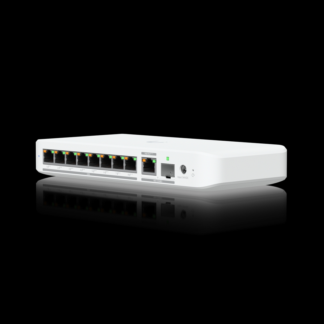 Ubiquiti - 8-port 2.5 GbE PoE++ switch,(1) 10 GbE RJ45/SFP+ combination uplink port can be powered with PoE+++ or an AC power adapter*.