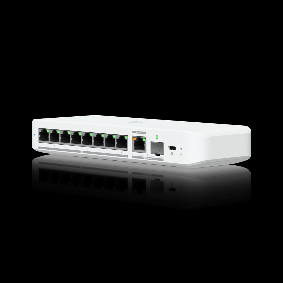 Ubiquiti - 8-port 2.5 GbE switch,(1) 10 GbE RJ45/SFP+ combination uplink port that can be powered with a USB-C or PoE+ adapter.