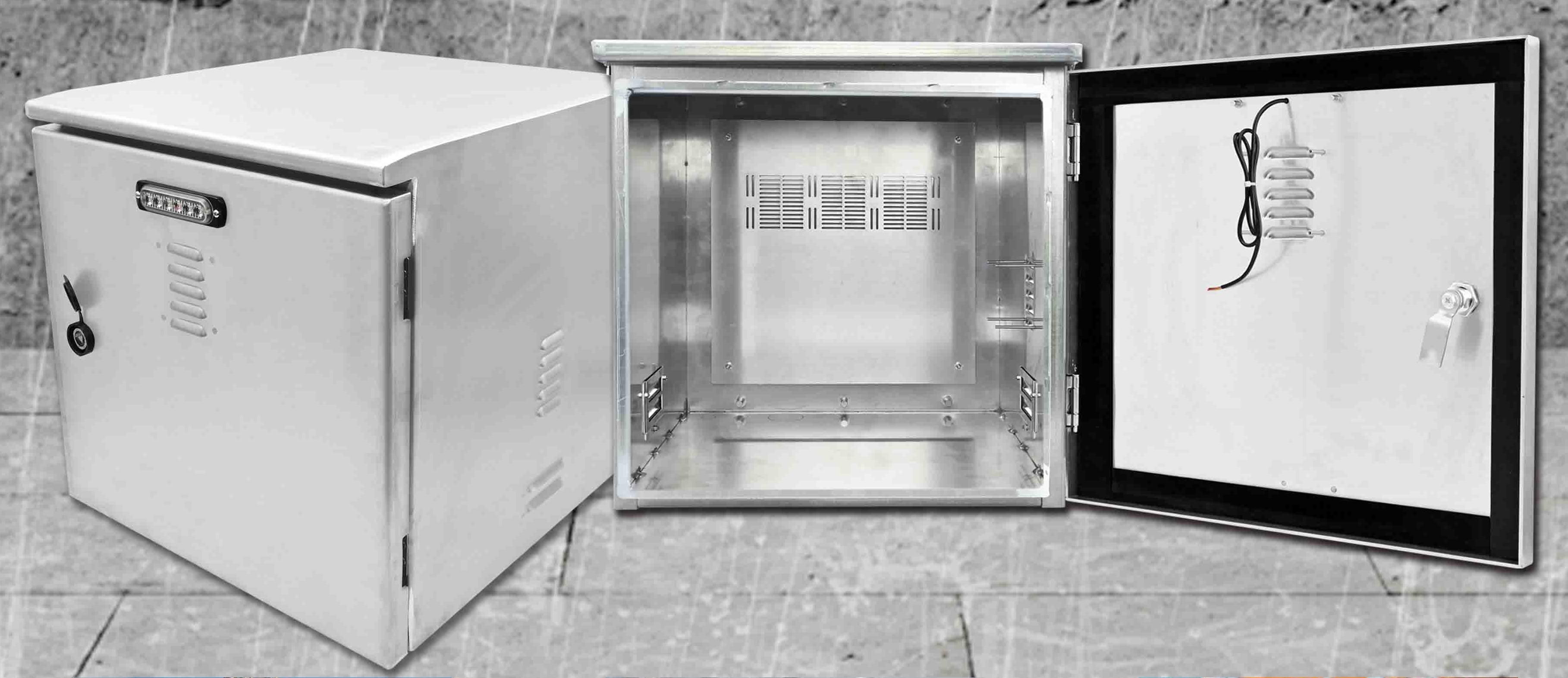 Lionbeam | Aluminum Enclosure 18"X18"X20" Outdoor W/Power,Fan, Stroble Lights